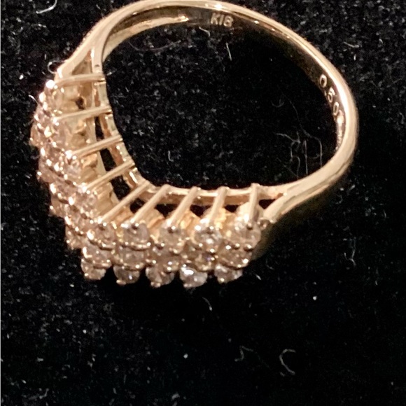 K18 V Ring with Natural Diamond 0.50 Carat - Picture 3 of 13